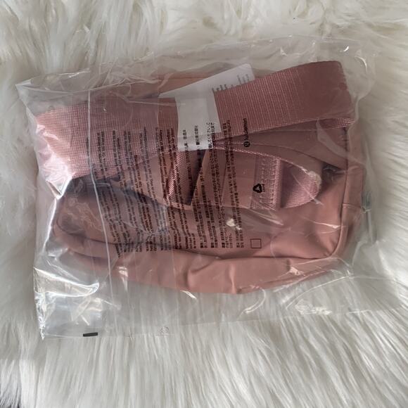 NWT Lululemon Belt Bag Pink Pastel - Picture 8 of 8